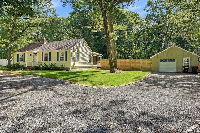 547 Tremont St, Rehoboth, MA 02769