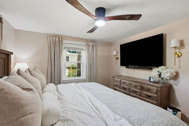 547 Tremont St, Rehoboth, MA 02769