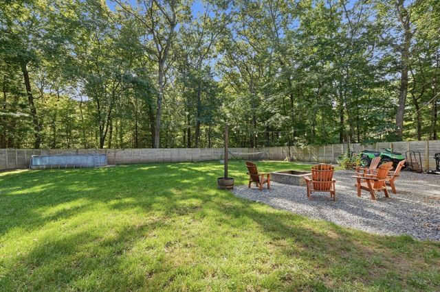 547 Tremont St, Rehoboth, MA 02769