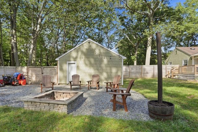 547 Tremont St, Rehoboth, MA 02769