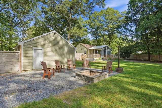 547 Tremont St, Rehoboth, MA 02769