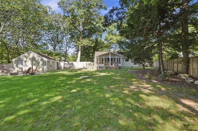 547 Tremont St, Rehoboth, MA 02769
