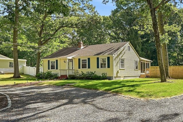 547 Tremont St, Rehoboth, MA 02769
