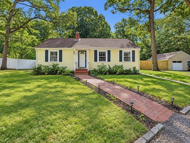 547 Tremont St, Rehoboth, MA 02769