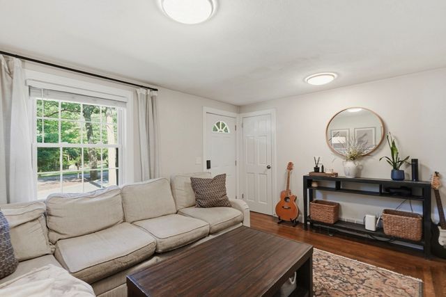 547 Tremont St, Rehoboth, MA 02769