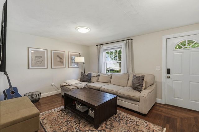 547 Tremont St, Rehoboth, MA 02769