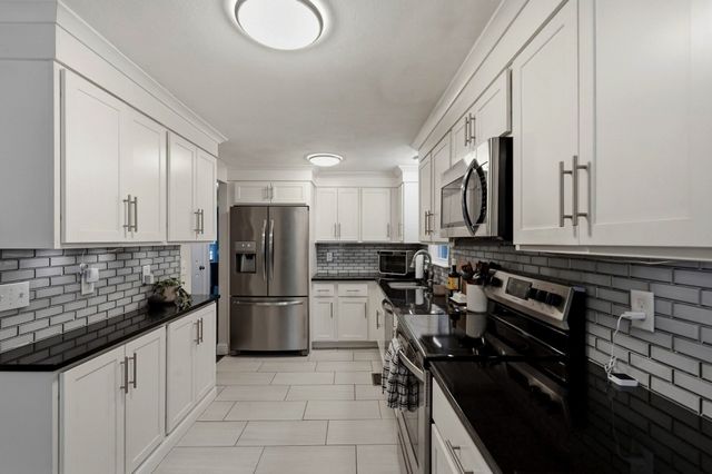 547 Tremont St, Rehoboth, MA 02769