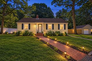 547 Tremont St, Rehoboth, MA 02769