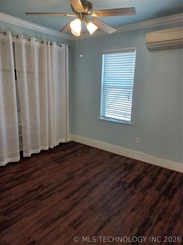 402 N Broadway, Checotah, OK 74426