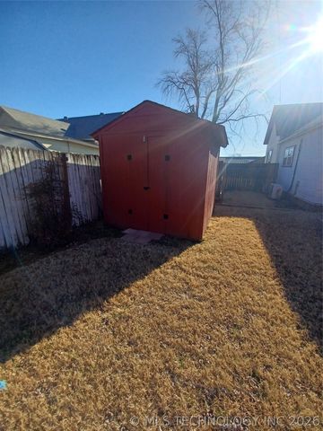 402 N Broadway, Checotah, OK 74426