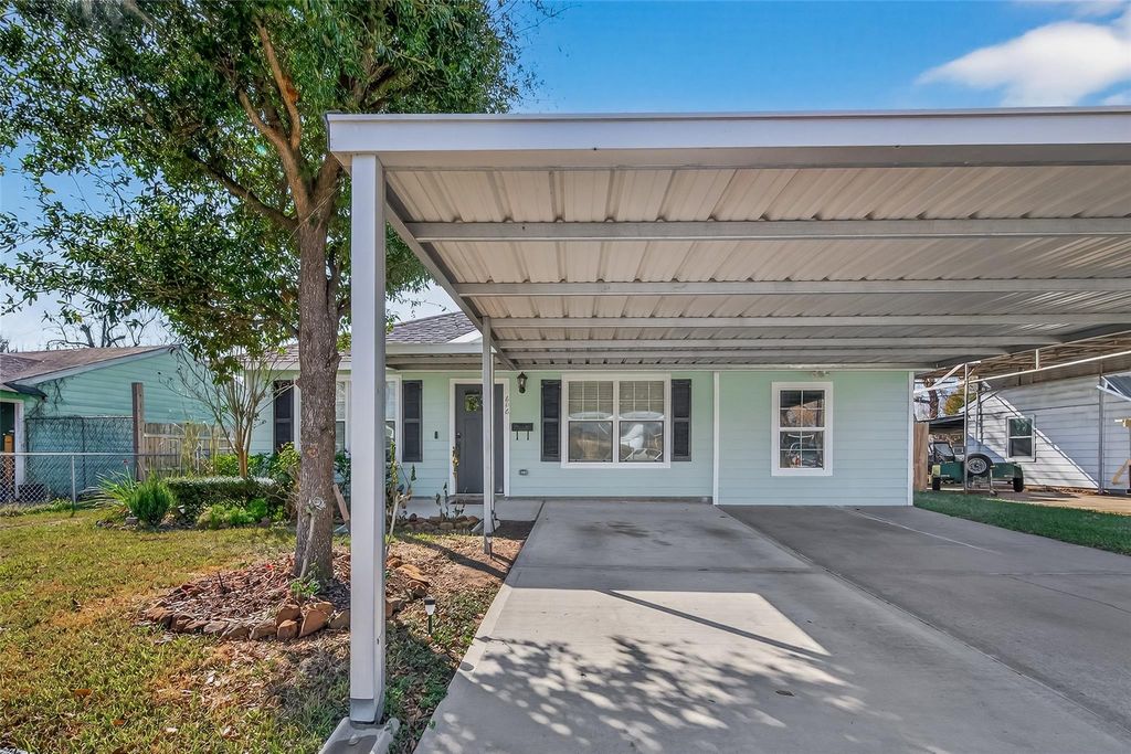 606 Alastair Drive, Pasadena, TX 77506