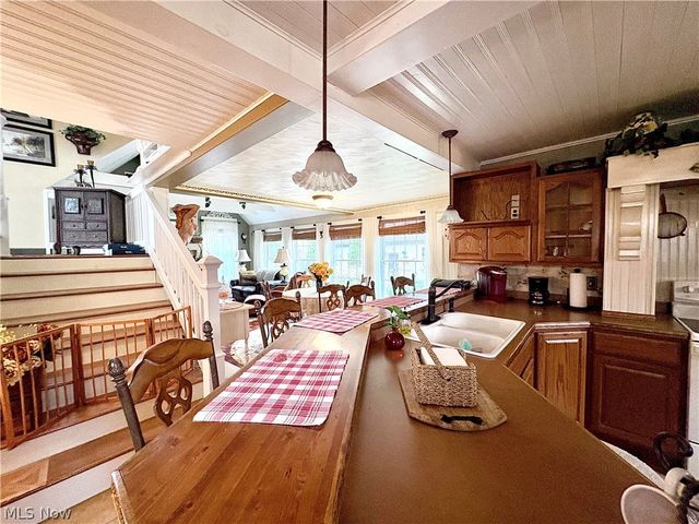 600 Lakeview Avenue, Conneaut, OH 44030