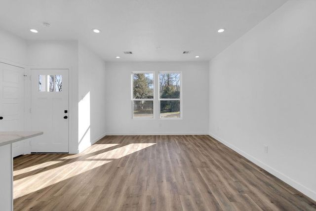 104 Runnels Street, Willis, TX 77378