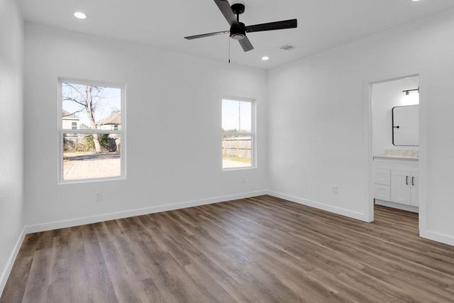 104 Runnels Street, Willis, TX 77378