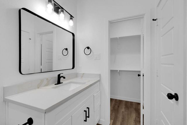 104 Runnels Street, Willis, TX 77378