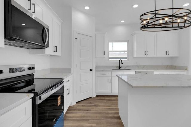 104 Runnels Street, Willis, TX 77378