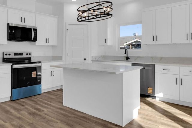 104 Runnels Street, Willis, TX 77378