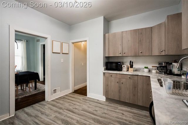 2547 Sheridan Street, Detroit, MI 48214