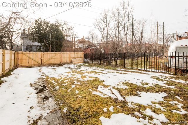 2547 Sheridan Street, Detroit, MI 48214