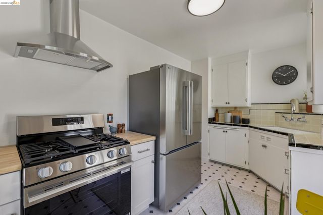 2218 Parker St, Berkeley, CA 94704