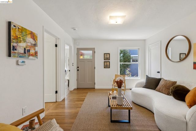 2218 Parker St, Berkeley, CA 94704