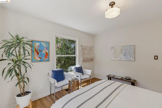 2218 Parker St, Berkeley, CA 94704