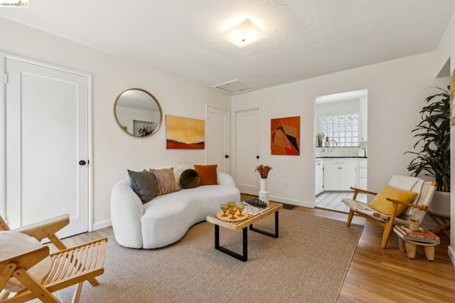 2218 Parker St, Berkeley, CA 94704