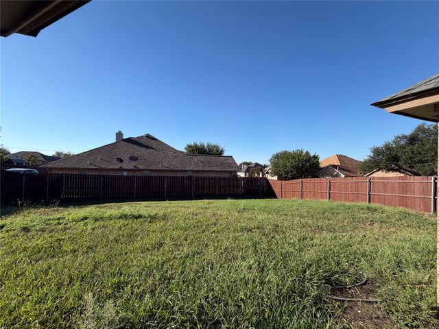 5932 Highcrest Drive, Watauga, TX 76148