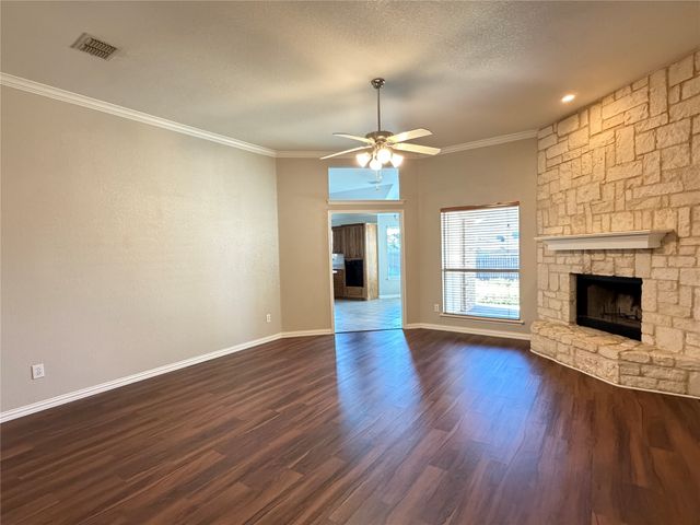 5932 Highcrest Drive, Watauga, TX 76148