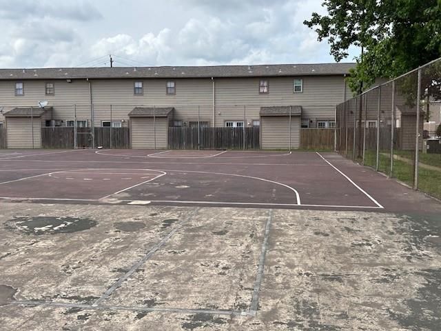 10501 South Drive 251, Houston, TX 77099