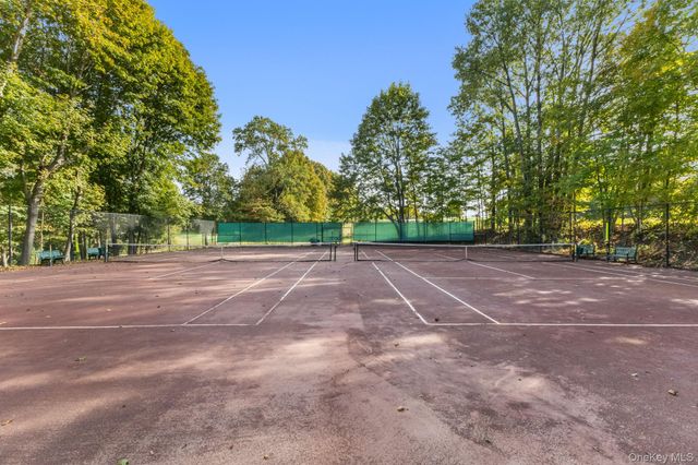 31 Barrett Circle Court, Carmel, NY 10512