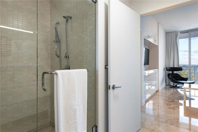 3470 E Coast Ave H2504, Miami, FL 33137