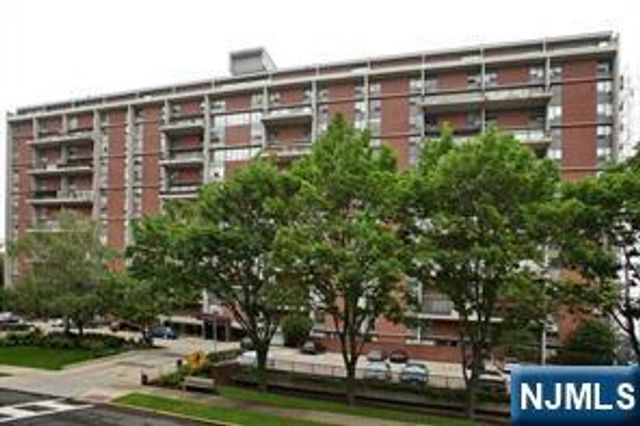 4 Horizon Road 1210, Fort Lee, NJ 07024