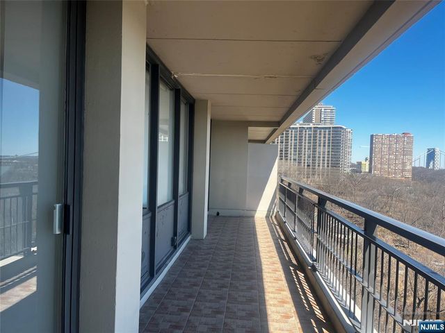 4 Horizon Road 1210, Fort Lee, NJ 07024