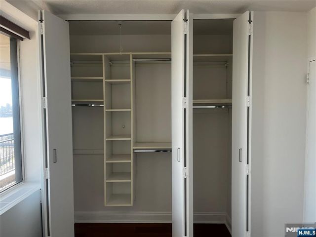 4 Horizon Road 1210, Fort Lee, NJ 07024