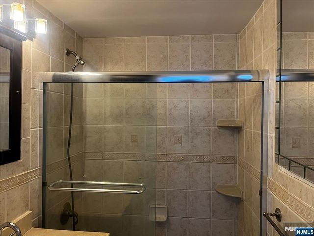 4 Horizon Road 1210, Fort Lee, NJ 07024