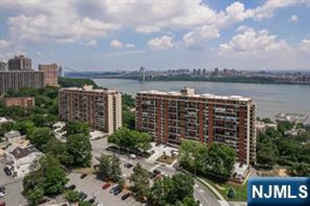 4 Horizon Road 1210, Fort Lee, NJ 07024
