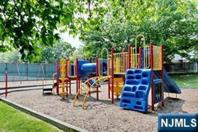 4 Horizon Road 1210, Fort Lee, NJ 07024