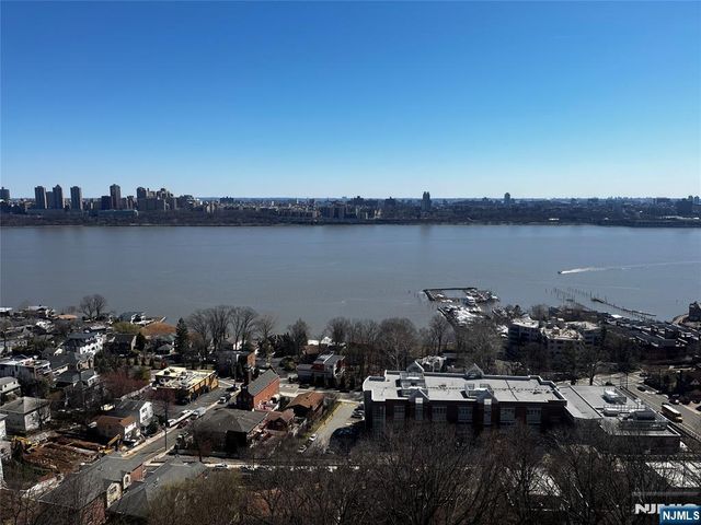 4 Horizon Road 1210, Fort Lee, NJ 07024