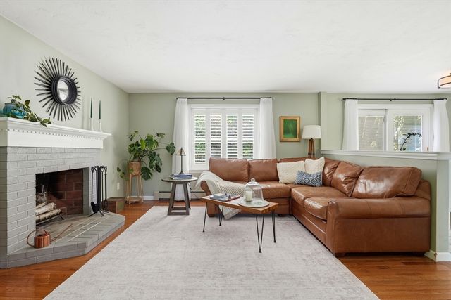 29 Walter Faunce Rd, Kingston, MA 02364