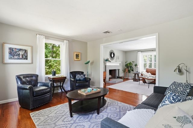 29 Walter Faunce Rd, Kingston, MA 02364