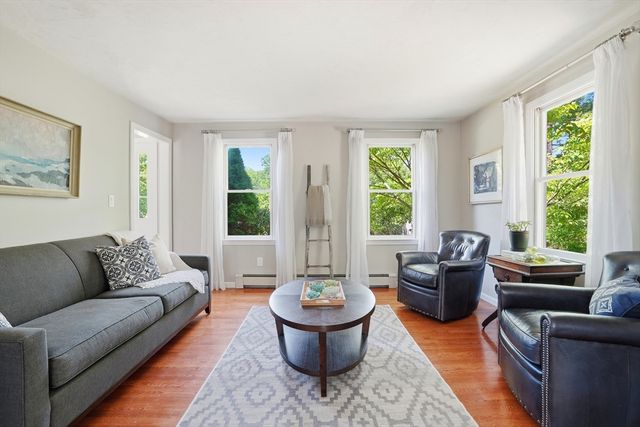 29 Walter Faunce Rd, Kingston, MA 02364