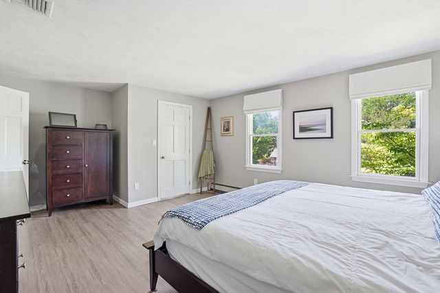 29 Walter Faunce Rd, Kingston, MA 02364