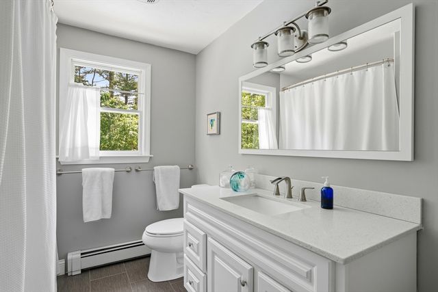 29 Walter Faunce Rd, Kingston, MA 02364