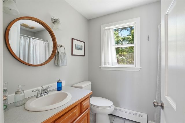 29 Walter Faunce Rd, Kingston, MA 02364