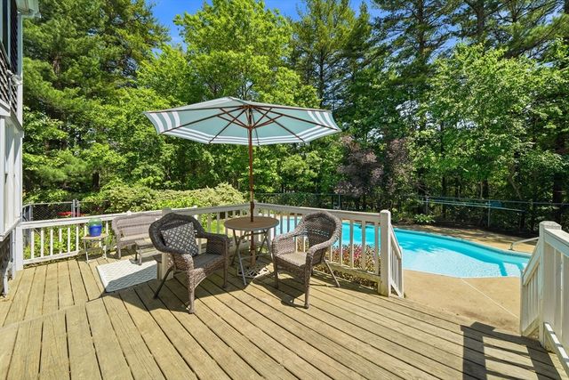 29 Walter Faunce Rd, Kingston, MA 02364