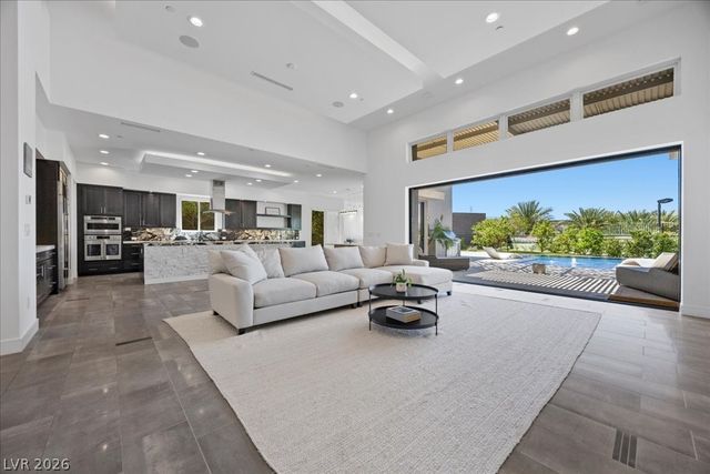 2228 Summit Mesa Lane, Henderson, NV 89052
