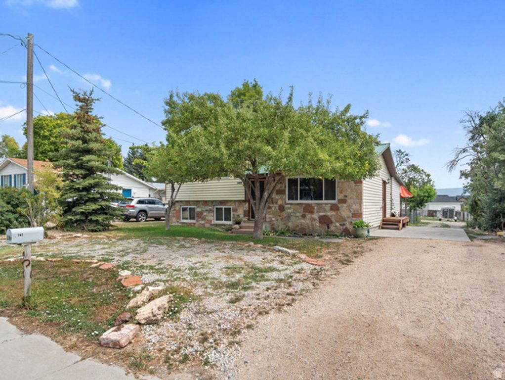 143 S CENTER ST, Midway, UT 84049 — photo 2