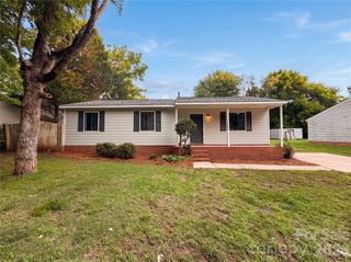 10015 Garth Wood Road, Charlotte, NC 28273