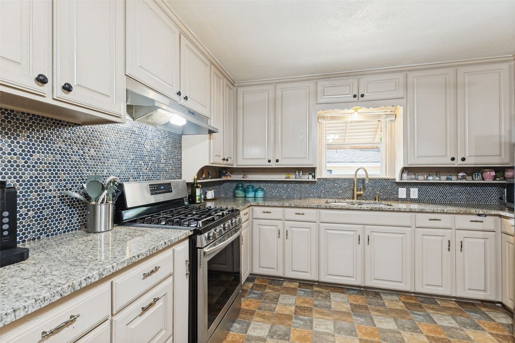 6051 Black Oak Lane, Fort Worth, TX 76114 — photo 3